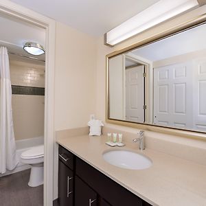 One-Bedroom King Suite